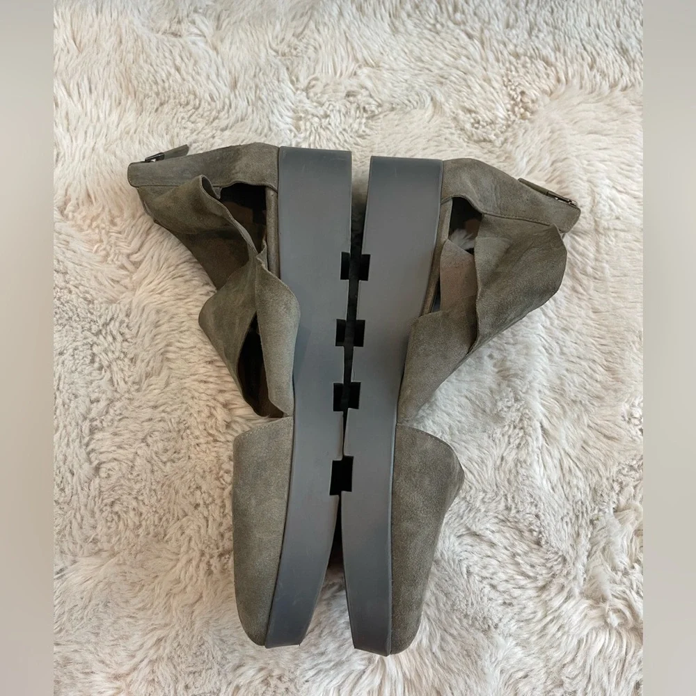 Eileen Fisher Bovery suede wedge platforms size 9.5